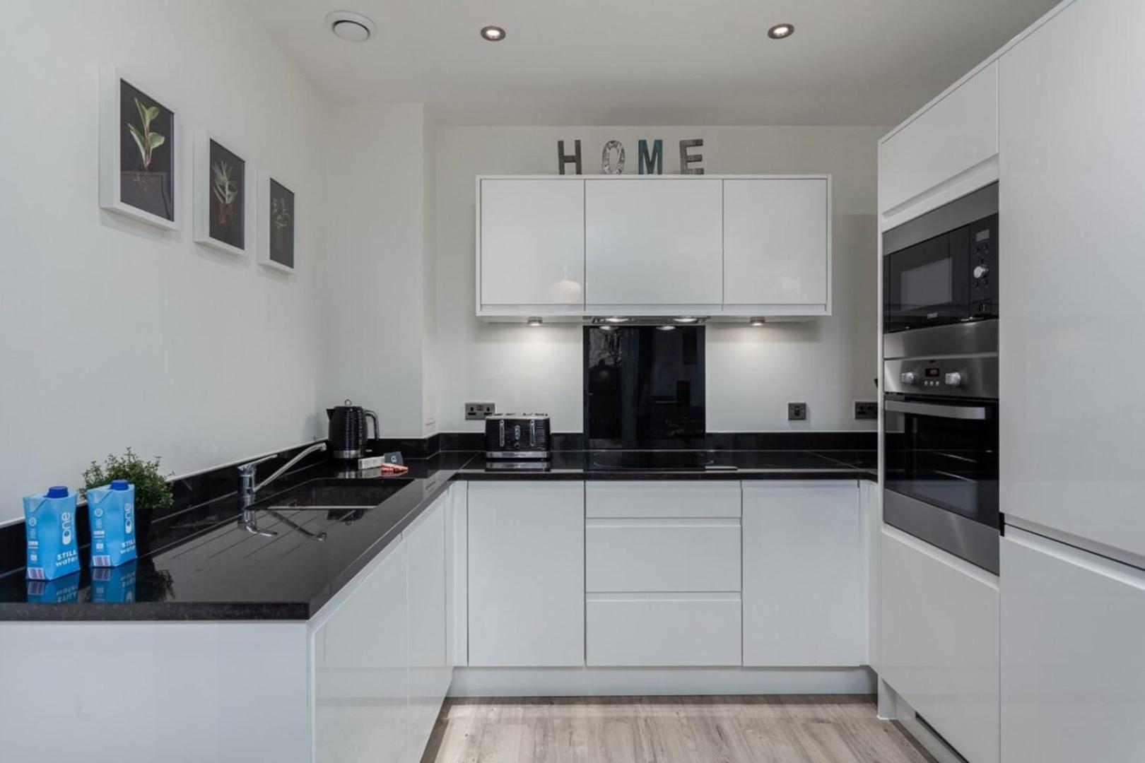 Classy Cricklewood Home Londen Buitenkant foto