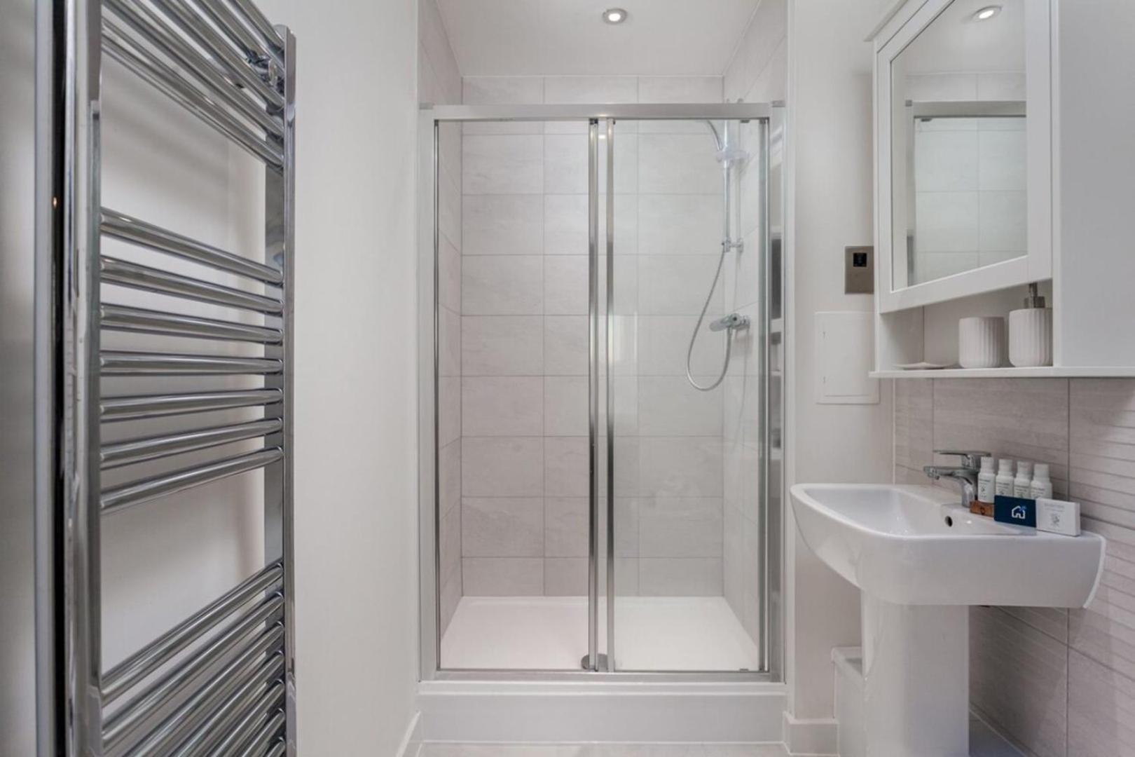Classy Cricklewood Home Londen Buitenkant foto