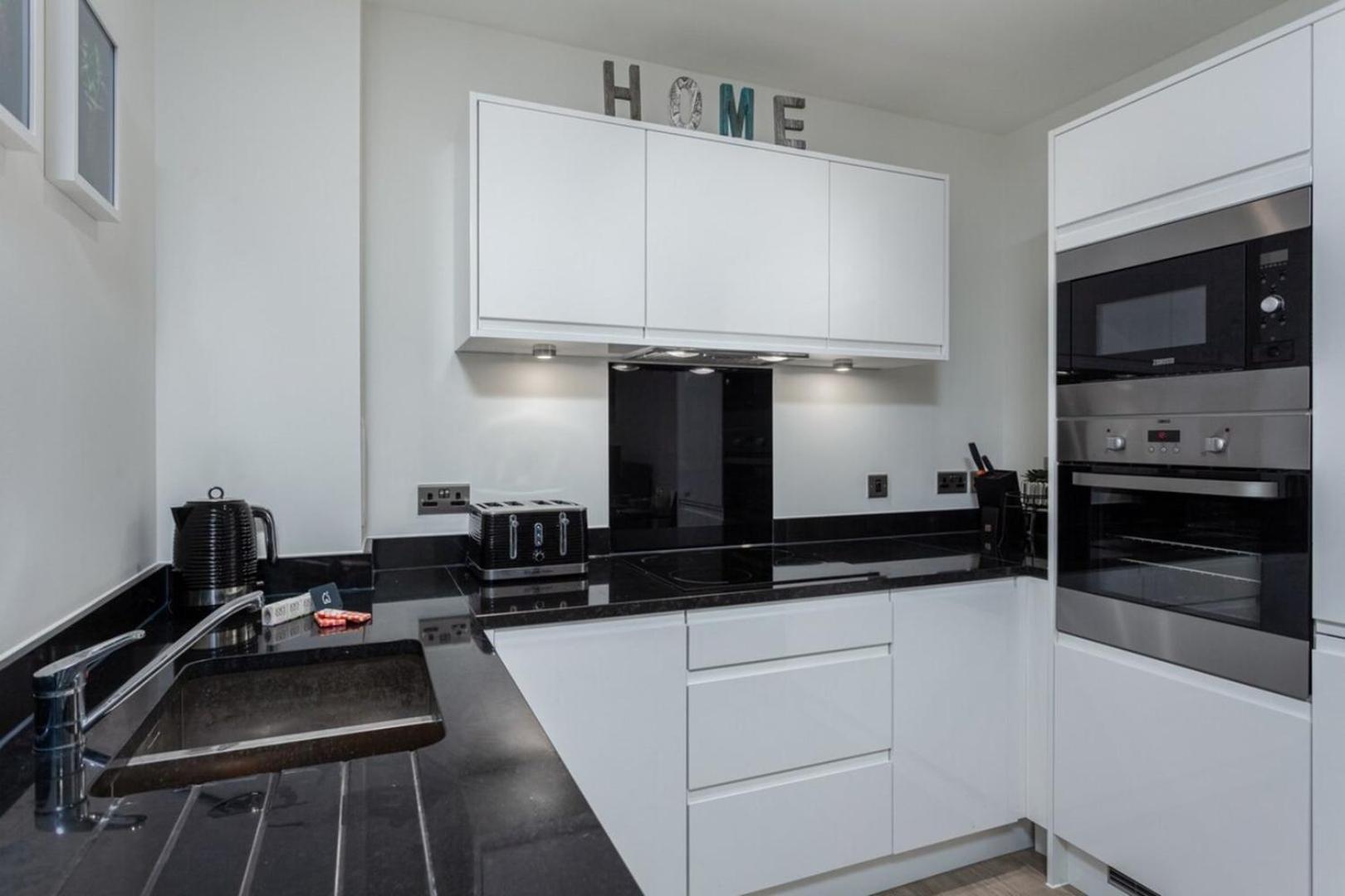 Classy Cricklewood Home Londen Buitenkant foto
