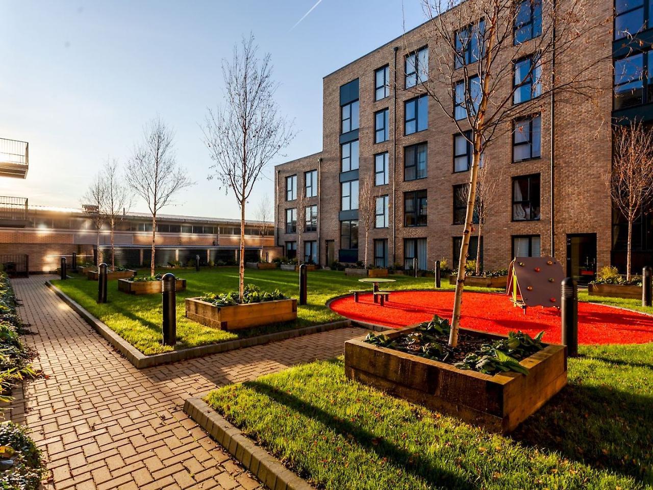 Classy Cricklewood Home Londen Buitenkant foto